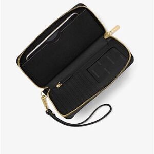 Michael Kors Jet Set Travel Wallet Wristlet Black Leather Smartphone